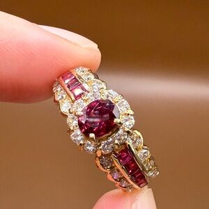 Vintage 18k Solid Yellow Gold Ring with Rubies and Diamonds